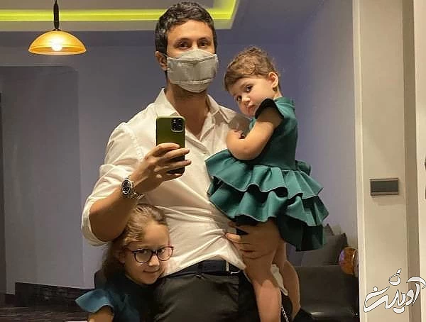 شاهرخ استخری و دخترانش